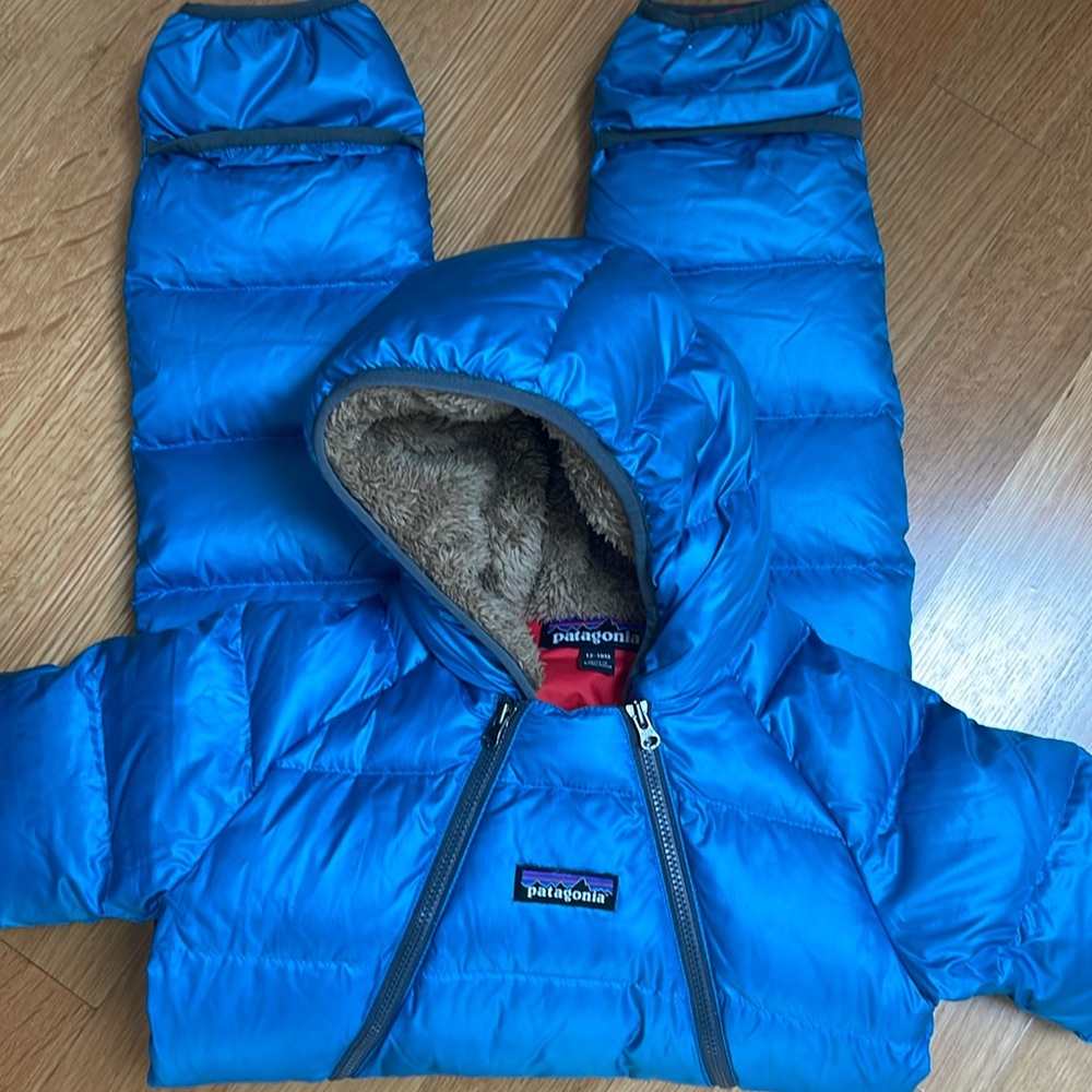 Blue Patagonia hi-loft bunting 12-18 months.